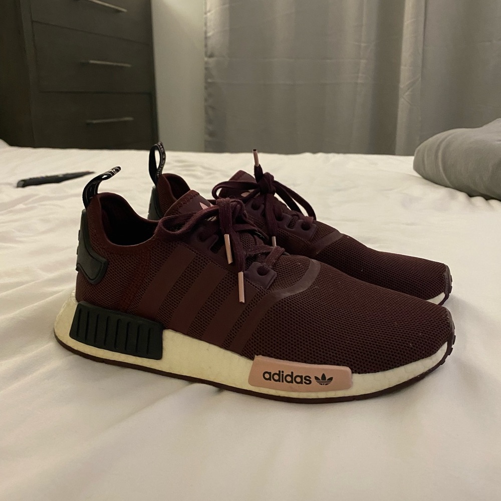 Adidas Womens NMD R1 sneakers